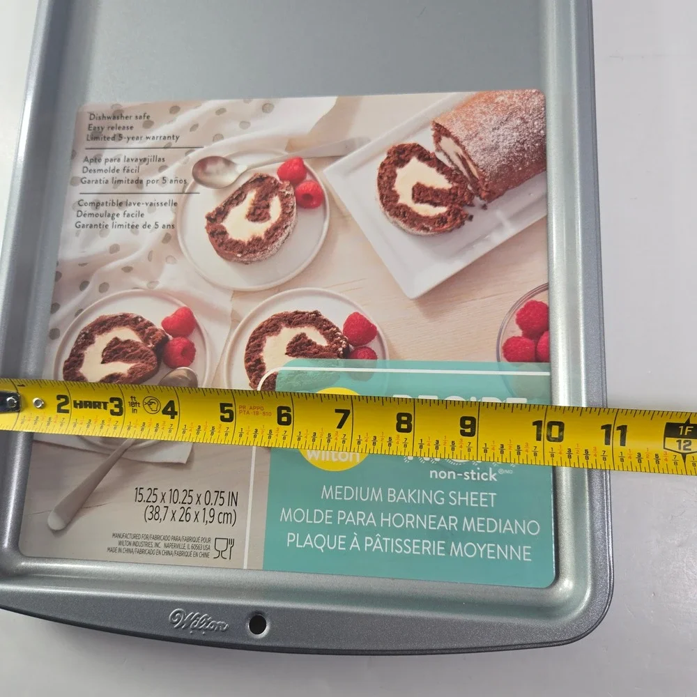 Wilton Recipe Right Non Stick Medium Baking Sheet 15.25 x 10.25 x 0.75 Inch‎